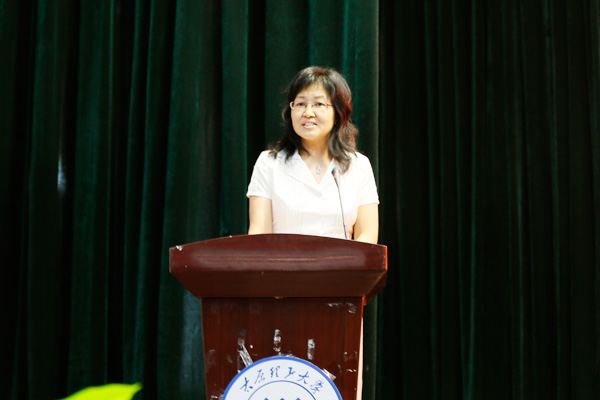 我院举行2013届毕业生毕业典礼暨学位授予大会 我院举行2013届毕业生毕业典礼暨学位授予大会