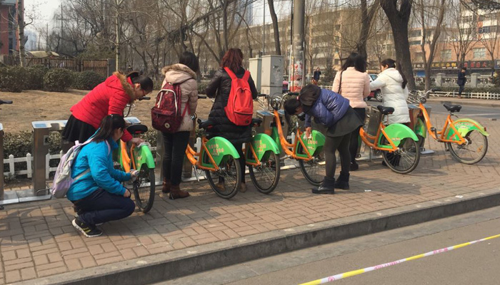 我院各学生党支部开展“传承雷锋精神 弘扬核心价值观”学习雷锋主题月活动 我院各学生党支部开展“传承雷锋精神 弘扬核心价值观”学习雷锋主题月活动