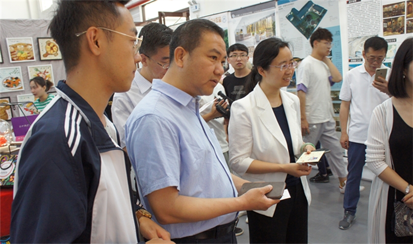 我院艺术系2019届毕业生作品展开展 我院艺术系2019届毕业生作品展开展