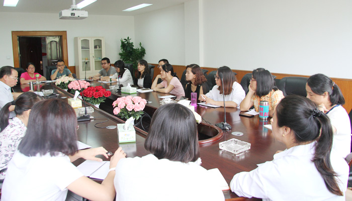 我院召开青年教师座谈会 我院召开青年教师座谈会