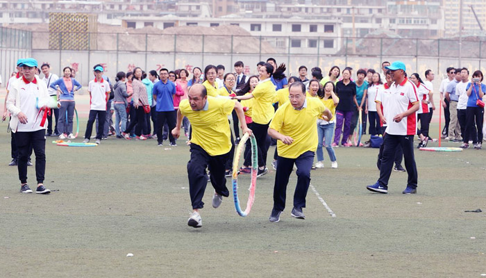 我院教职工代表团在校2018年教职工运动会中再创佳绩 我院教职工代表团在校2018年教职工运动会中再创佳绩