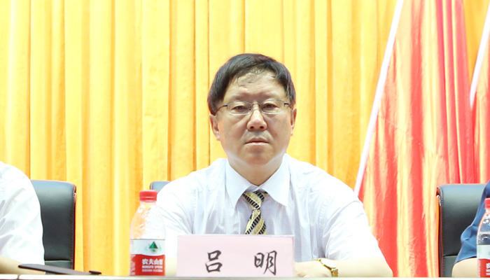 我院隆重举行2015届毕业生毕业典礼暨学位授予大会 我院隆重举行2015届毕业生毕业典礼暨学位授予大会