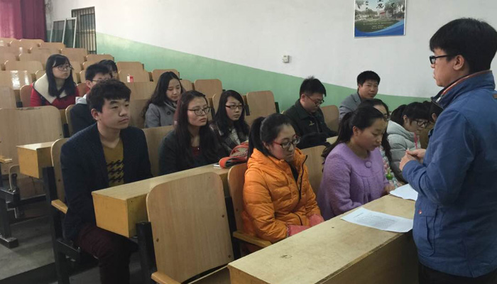 我院各学生党支部开展“传承雷锋精神 弘扬核心价值观”学习雷锋主题月活动 我院各学生党支部开展“传承雷锋精神 弘扬核心价值观”学习雷锋主题月活动