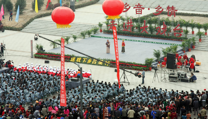 山西卫视《走进大戏台》在我院孝义校区专场演出 山西卫视《走进大戏台》在我院孝义校区专场演出