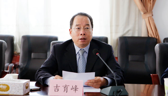 我院召开党委中心组(扩大)会议传达学习学校第二次党代会精神 我院召开党委中心组(扩大)会议传达学习学校第二次党代会精神