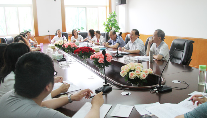 我院召开青年教师座谈会 我院召开青年教师座谈会