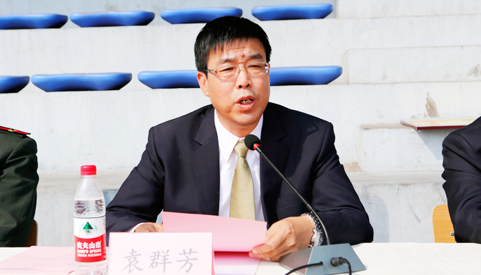 我院举行2016级新生军训汇报表演暨总结表彰大会 我院举行2016级新生军训汇报表演暨总结表彰大会