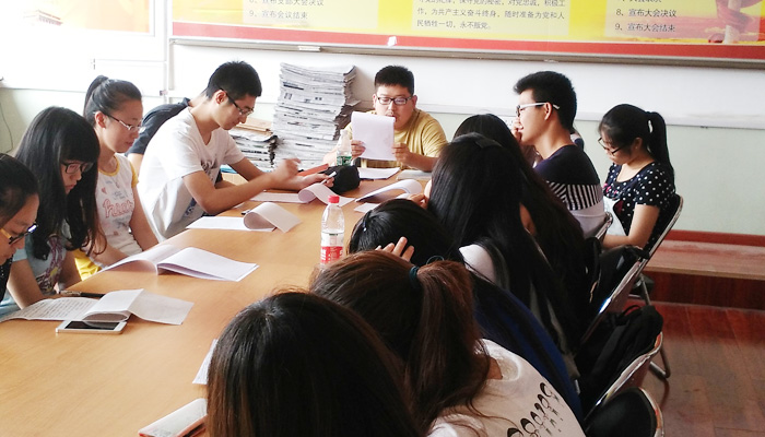 我院第三学生党总支开展“‘三严三实’大家谈”主题活动 我院第三学生党总支开展“‘三严三实’大家谈”主题活动