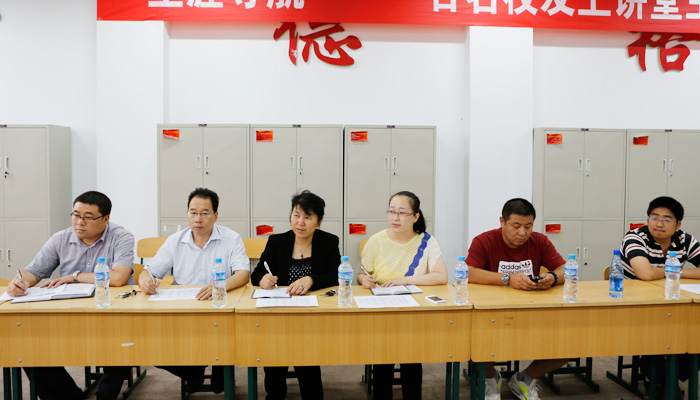 我院召开2013届毕业生主要学生干部座谈会 我院召开2013届毕业生主要学生干部座谈会