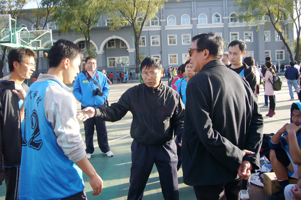 我院荣获2012年WilliamHill中文教职工篮球赛第三名 我院荣获2012年WilliamHill中文教职工篮球赛第三名