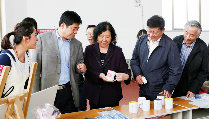 我院成功举办第一届创意市集 我院成功举办第一届创意市集