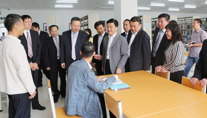 我院举行孔子像落成典礼仪式 我院举行孔子像落成典礼仪式