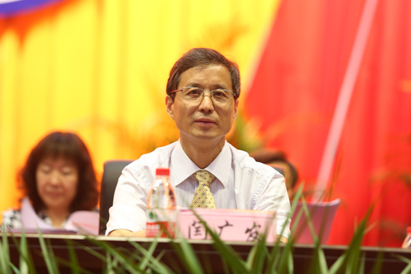 我院举行2012届毕业生毕业典礼 我院举行2012届毕业生毕业典礼