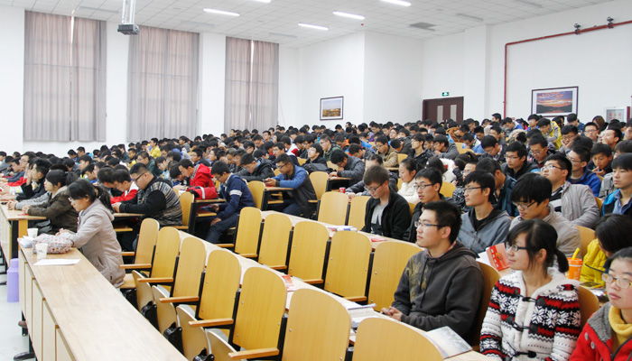 我院开展2013级新生入学教育系列讲座 我院开展2013级新生入学教育系列讲座
