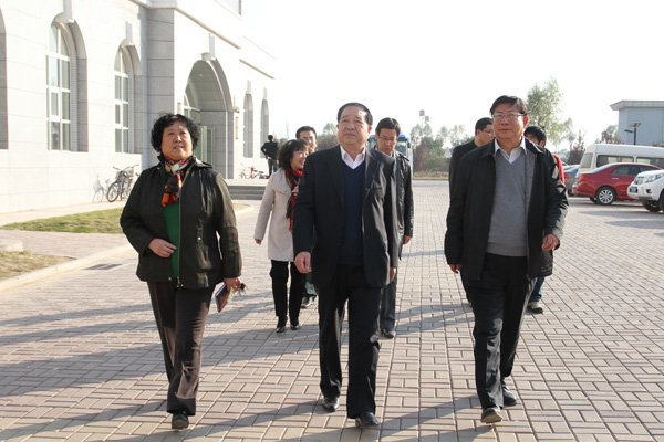 省教育厅李东福厅长一行到我院晋中校区检查指导工作 省教育厅李东福厅长一行到我院晋中校区检查指导工作