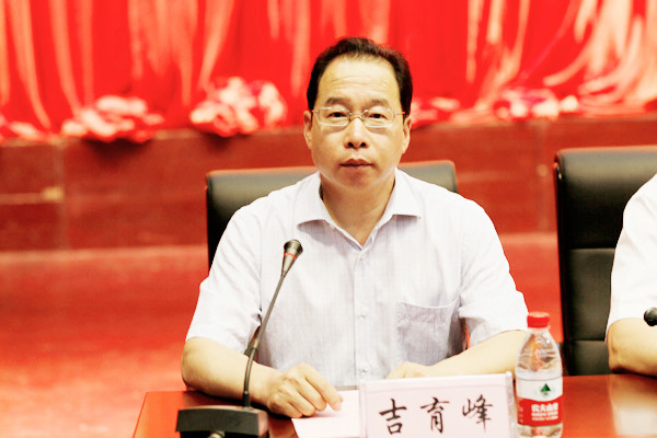 我院举行2013届毕业生毕业典礼暨学位授予大会 我院举行2013届毕业生毕业典礼暨学位授予大会